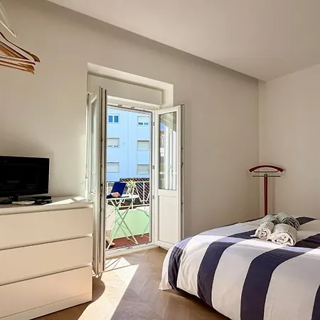 Historic Centre, Near Lisbon, Fast Wi-Fi * Torres Vedras