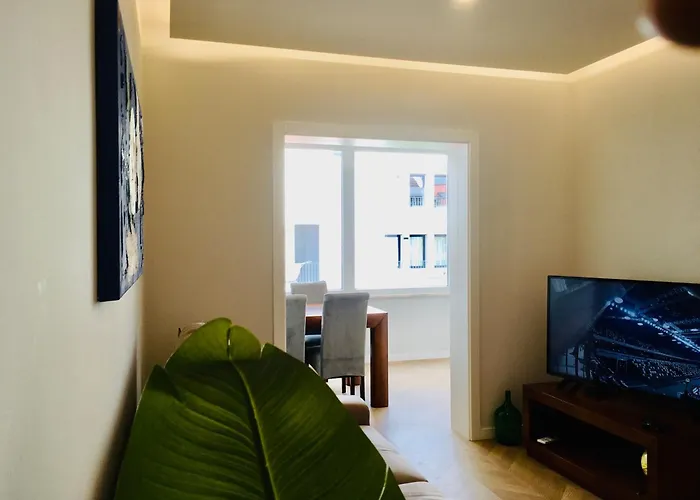 Modern Urban Soul Retreat * 托里什韦德拉什