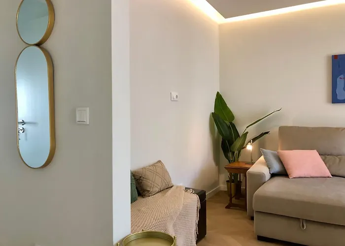 Modern Urban Soul Retreat Апартаменты Торреш-Ведраш