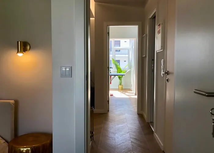 Modern Urban Soul Retreat Апартаменты *