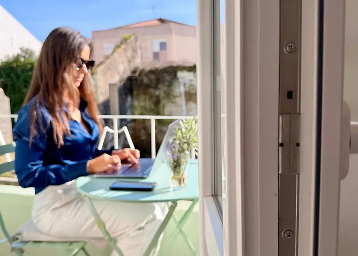 Modern Urban Soul Retreat 公寓 托里什韦德拉什